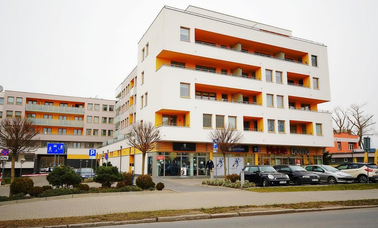 Miodowy Dom Exspanse Apartament 2 Lub 3 Pokoje Z Tarasem I Parkingiem 코워브제크 외부 사진