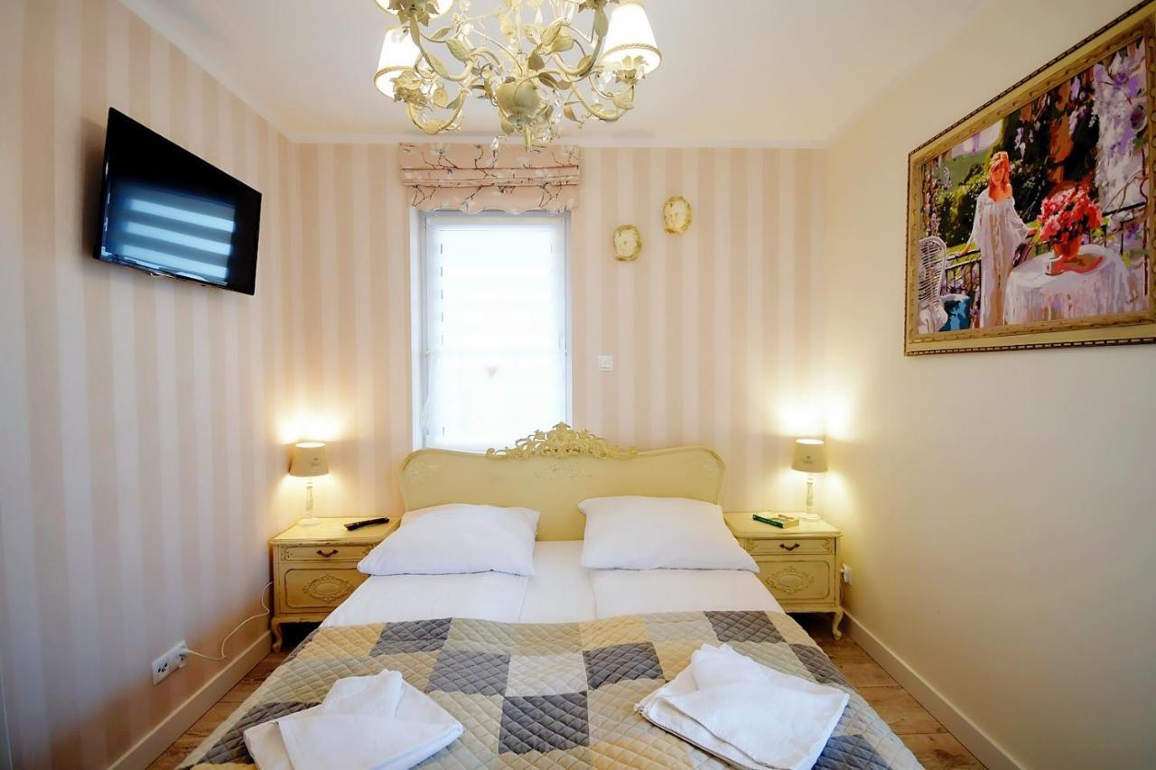 Miodowy Dom Exspanse Apartament 2 Lub 3 Pokoje Z Tarasem I Parkingiem 코워브제크 외부 사진