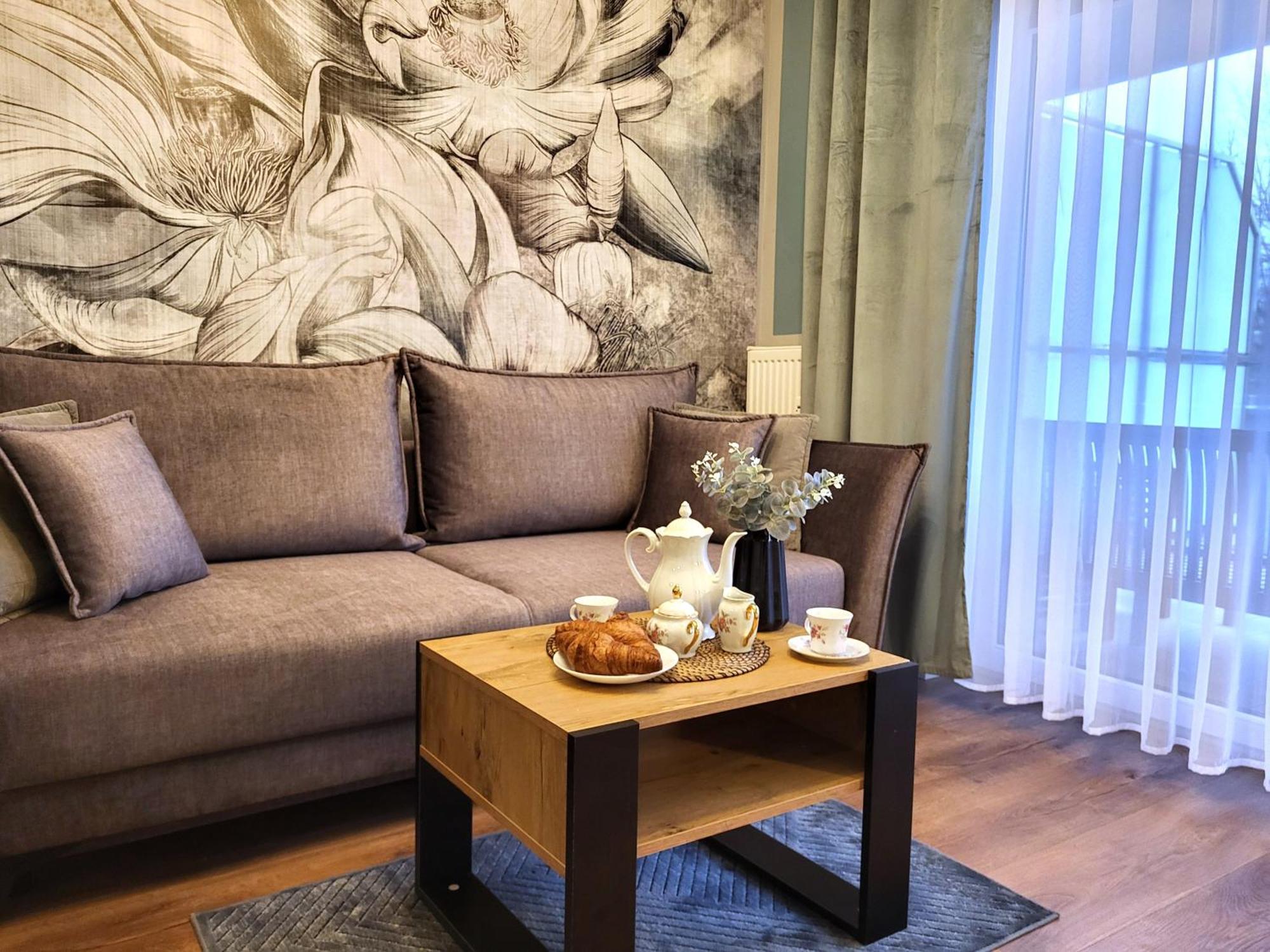 Miodowy Dom Exspanse Apartament 2 Lub 3 Pokoje Z Tarasem I Parkingiem 코워브제크 외부 사진